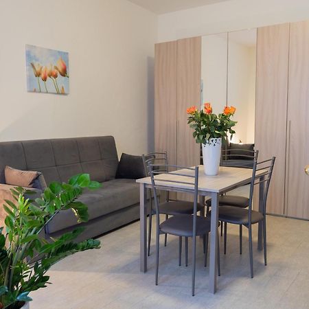 Monolocale Sguizzette Apartment Brescia Bagian luar foto